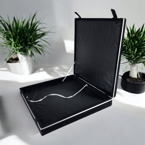 Chess set Storage Box Black Velvet Gift Box for jewelry and personal storage - Picture 4 of 17